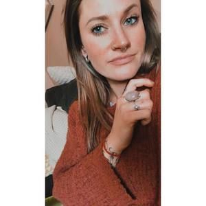 Meet your Posher, Lindy